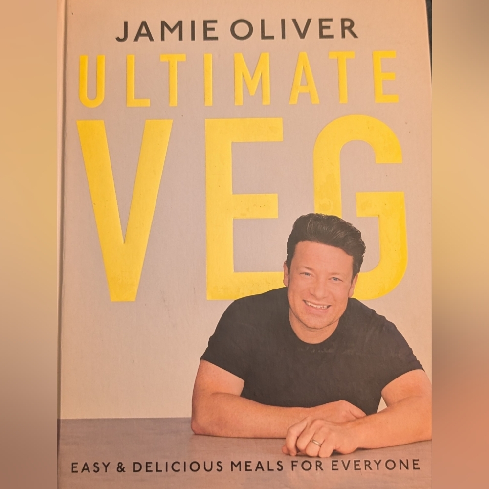 Cookbook: Jamie Oliver (The Naked Chef) ULTIMATE VEG,Easy & Delicious Meals...